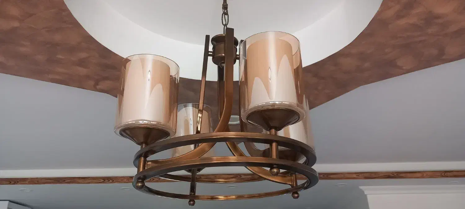 لوستر تازه و تمیز|لوستر و چراغ آویز|تولم شهر, |دیوار