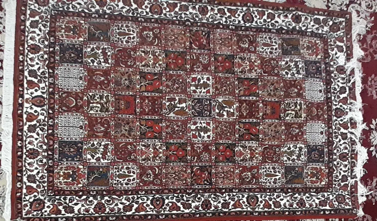 فرش دستبافت چالشتر|فرش|اصفهان, باغ فدک|دیوار