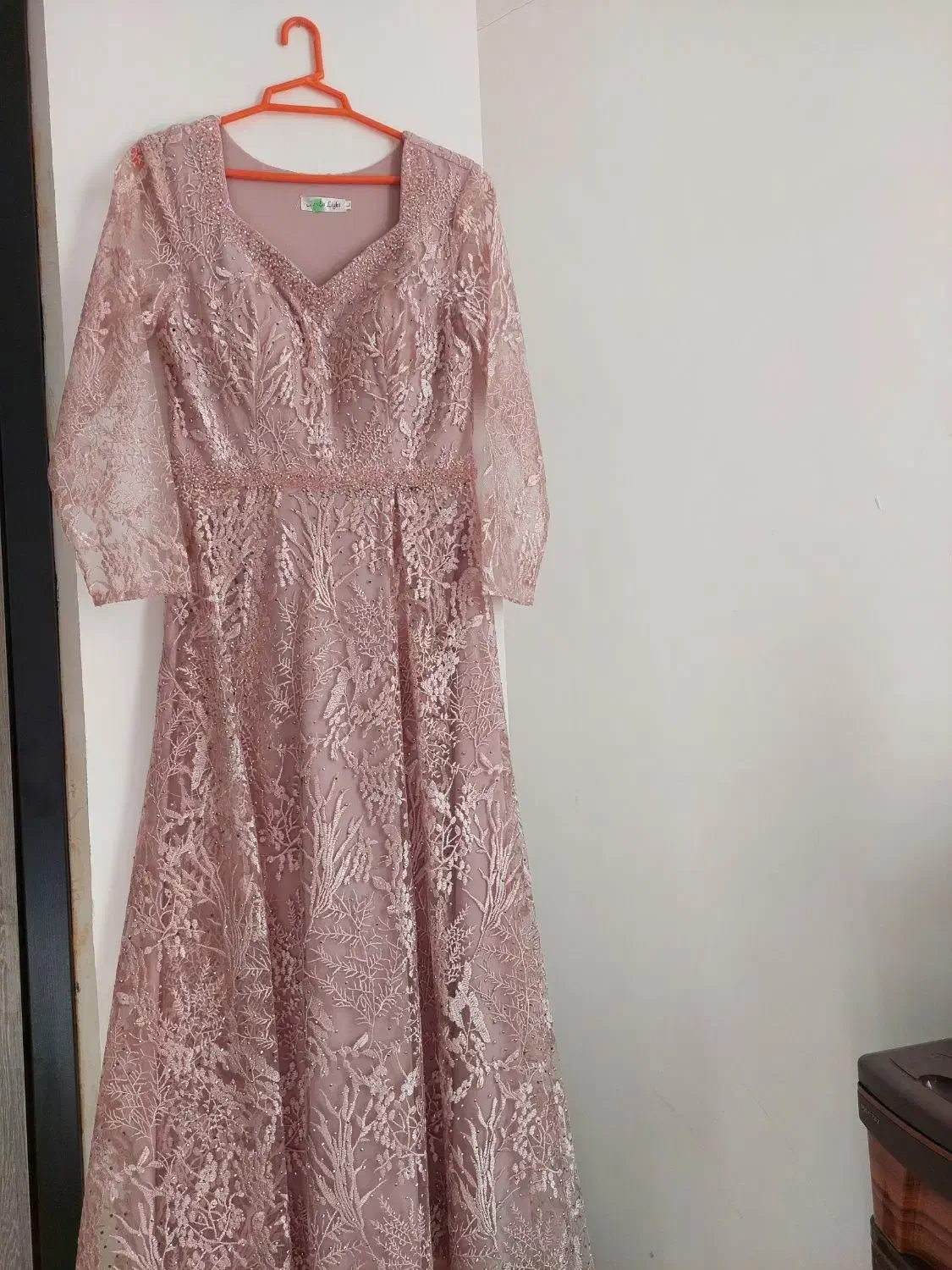 لباس مجلسی خوشرنگ|لباس|رودهن, |دیوار