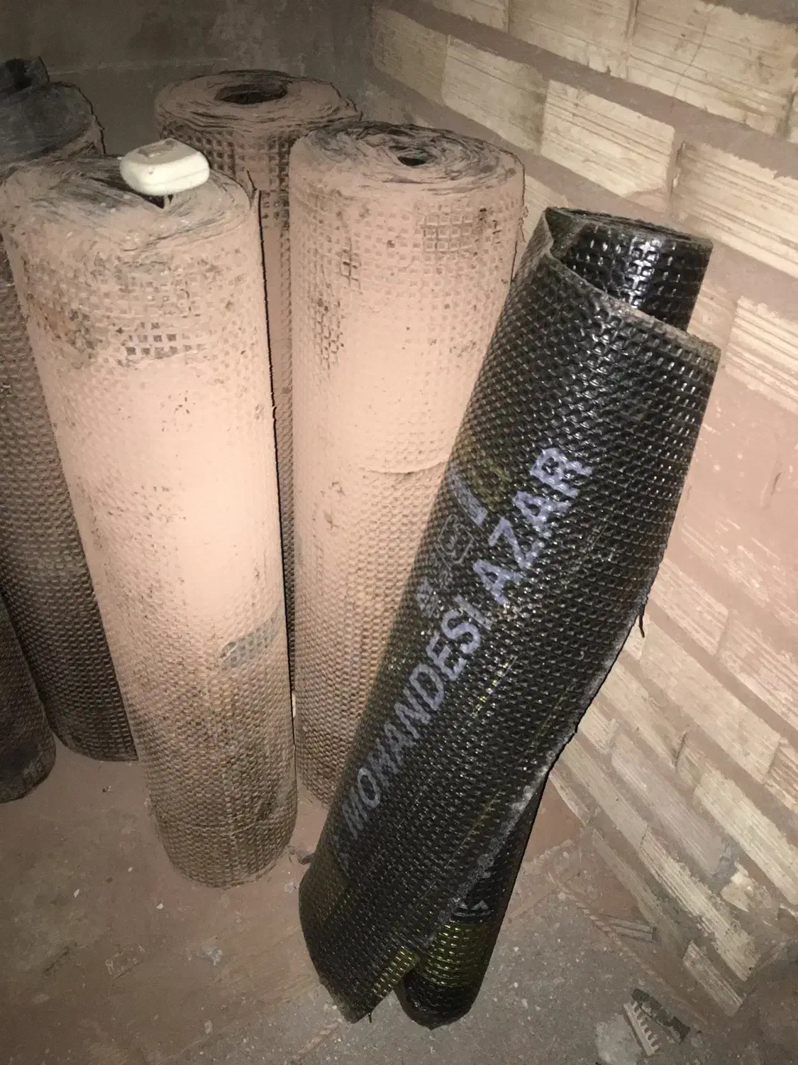 ایزوگام|لوازم نظافت|رشت, هلال احمر|دیوار