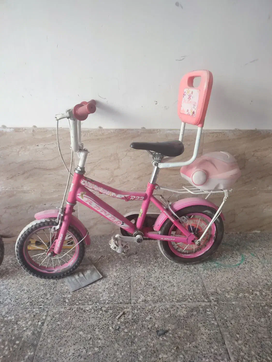 سه عدد دوچرخه|دوچرخه، اسکیت، اسکوتر|شیراز, کوشک میدان|دیوار