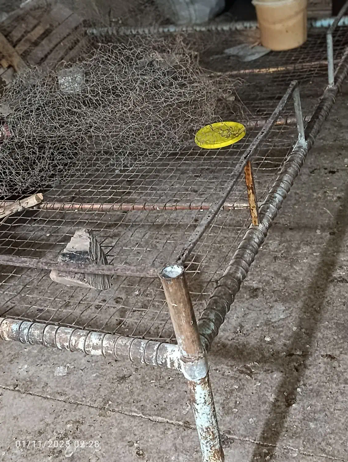 سلام یک تخت بزرگ ۲متر در ۳ متر به عبارت ۶ متری|تخت و سرویس خواب|امیدیه, |دیوار