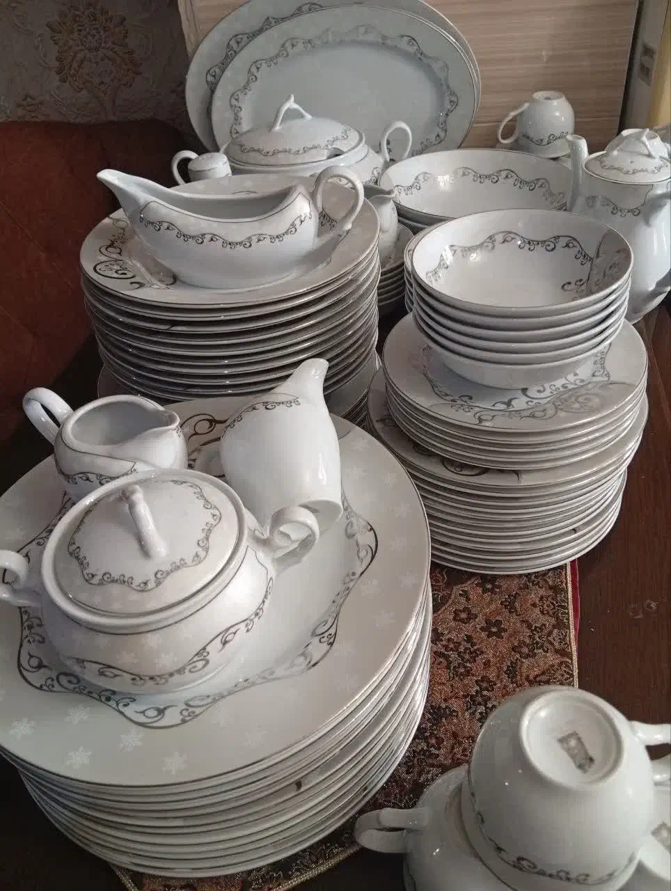 سرویس چینی ۱۲نفره تقدیس|ظروف سرو و پذیرایی|تهران, شهرک طالقانی|دیوار