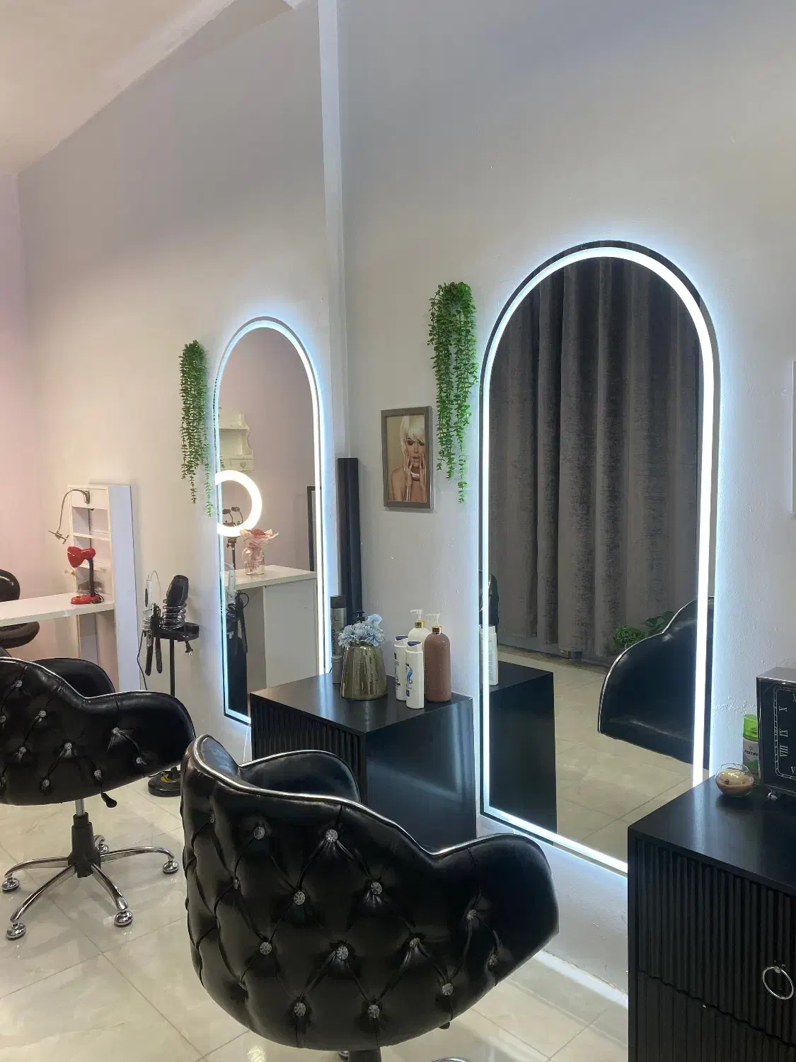 اجاره لاین + جذب دستیار در سالن زیبایی مِرسا بیوتی|خدمات آرایشگری و زیبایی|مشهد, گلشور|دیوار