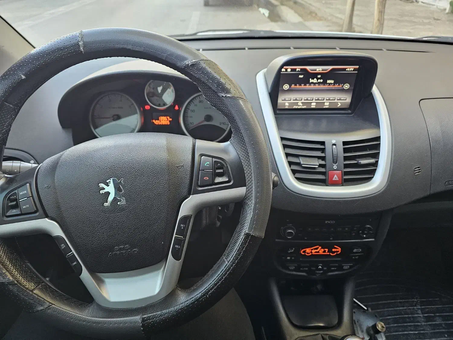 پژو ۲۰۷ پانوراما دنده ای|خودرو سواری و وانت|شهرضا, |دیوار