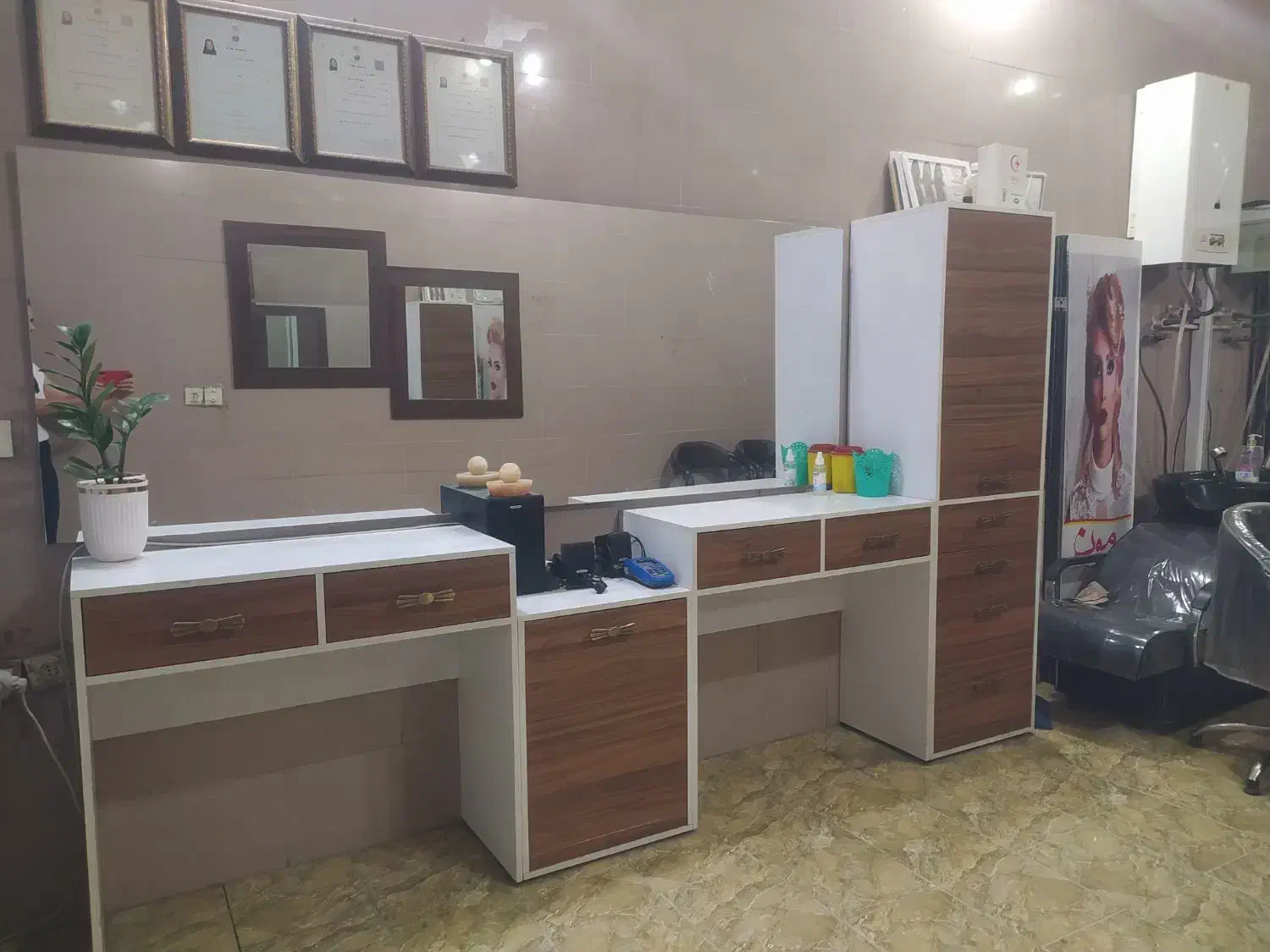 دکور آرایشگاه|آرایشگاه و سالنهای زیبایی|ماهدشت, |دیوار