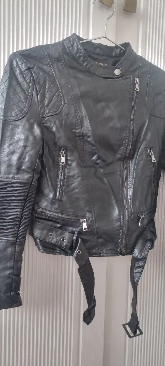 کت چرم|لباس|مشهد, شهید قربانی|دیوار