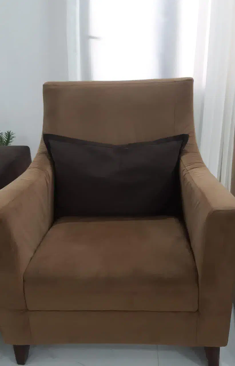 مبل ۷ نفره شرکتی بدون هیچ گونه مشکل|مبلمان خانگی و میز عسلی|بروجرد, |دیوار