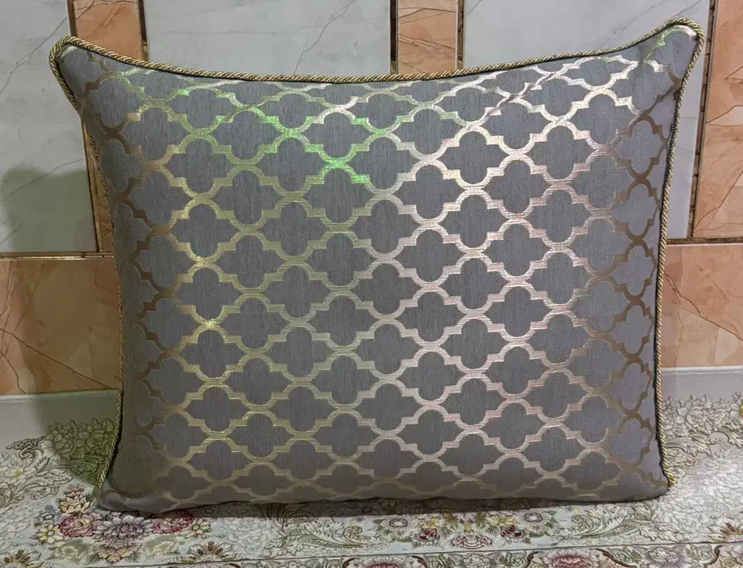 استخدام کارگر در کارگاه پشتی دوزی|استخدام صنعتی، فنی، مهندسی|میناب, |دیوار