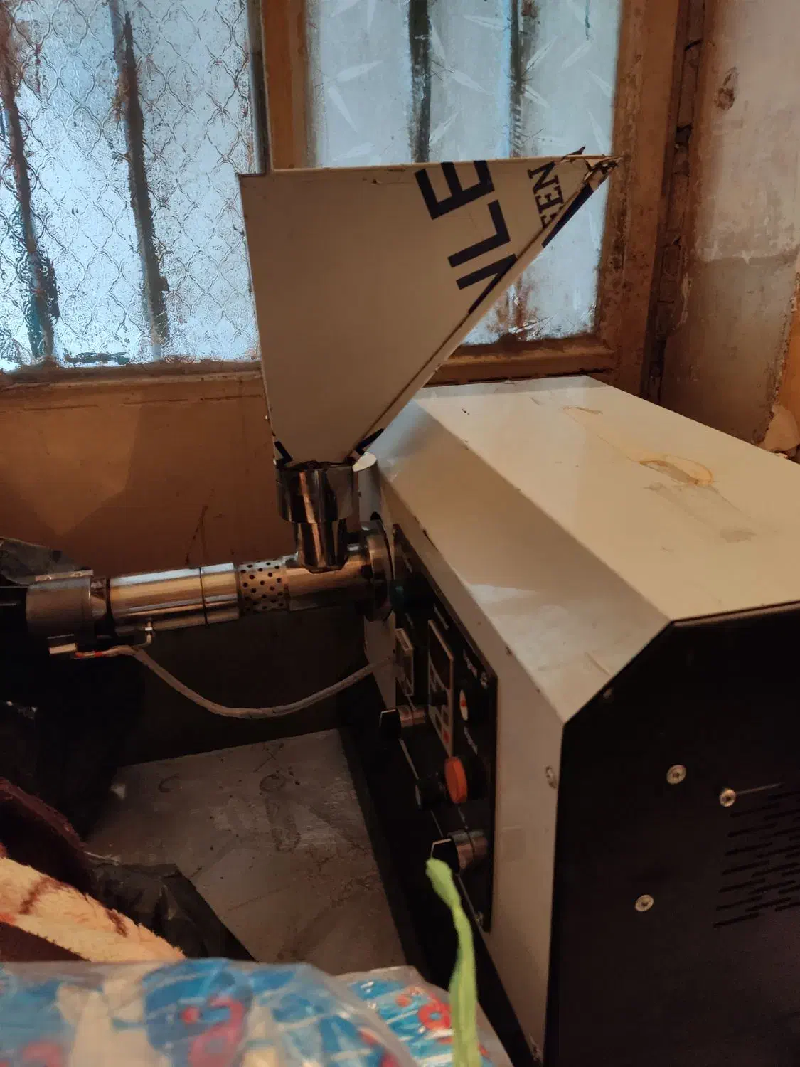 یک عدد دستگاه روغن گیری|ماشین‌آلات صنعتی|اهواز, بیست متری شهرداری|دیوار