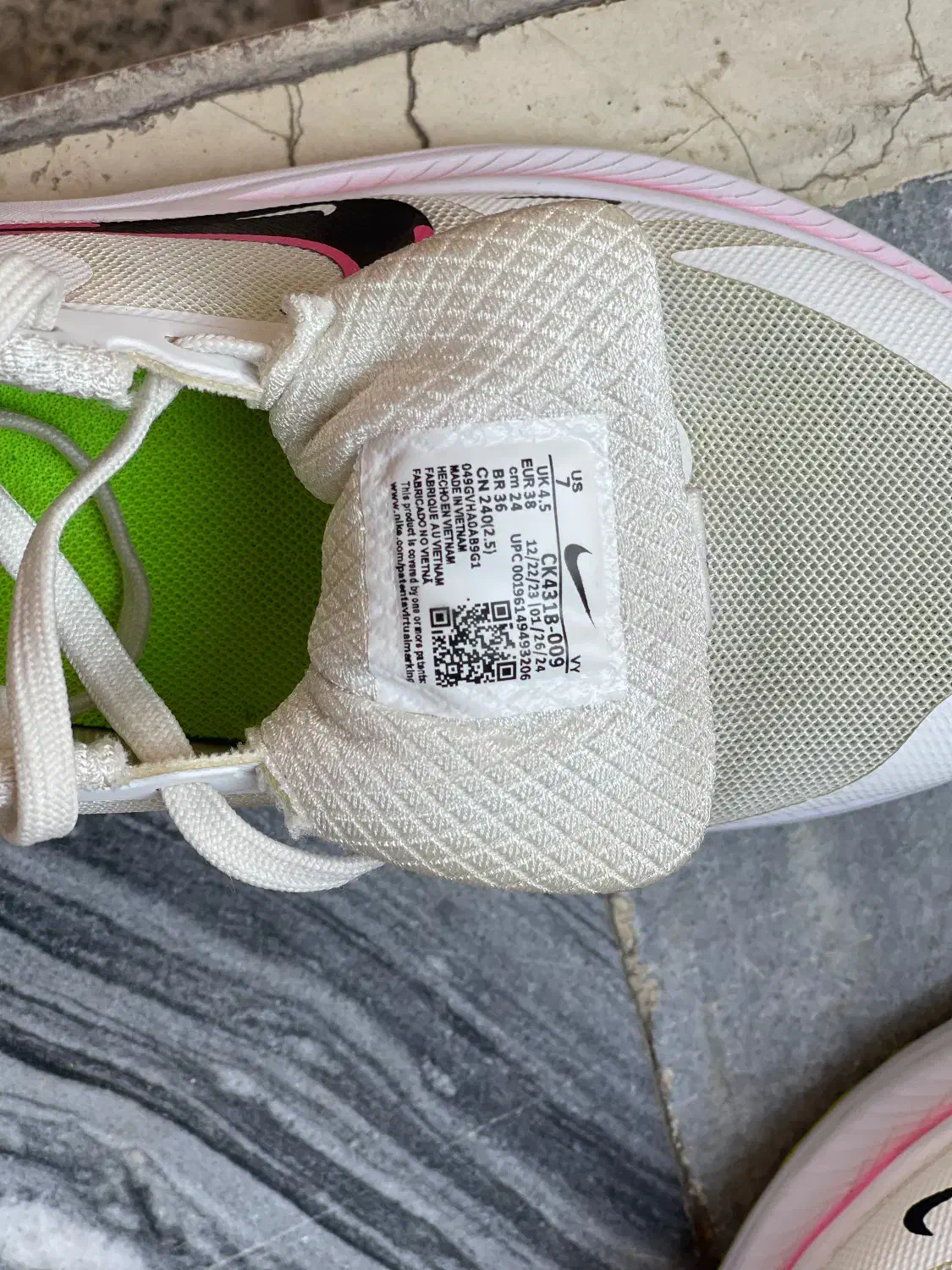 کتونی زنانه نایک ویتنام سایز ۳۸|کیف، کفش، کمربند|اسلام‌شهر, شهرک سعیدیه|دیوار