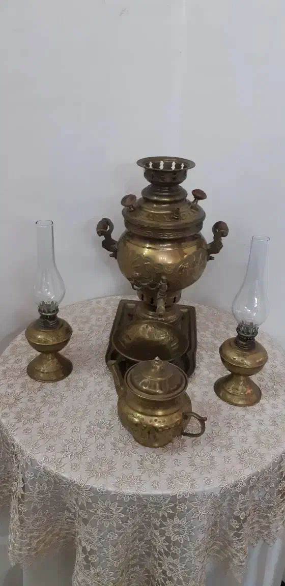 سرویس کامل سماور برنجی همراه با میز خاطره|صنایع دستی و سایر لوازم تزئینی|تهران, دولاب|دیوار