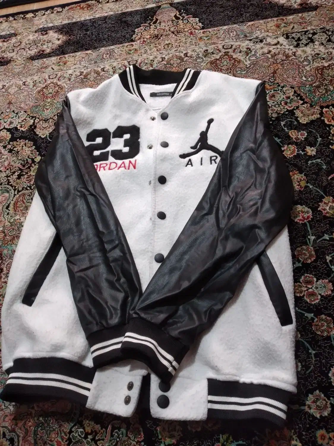 کاپشن پسرانه.|لباس|فومن, |دیوار