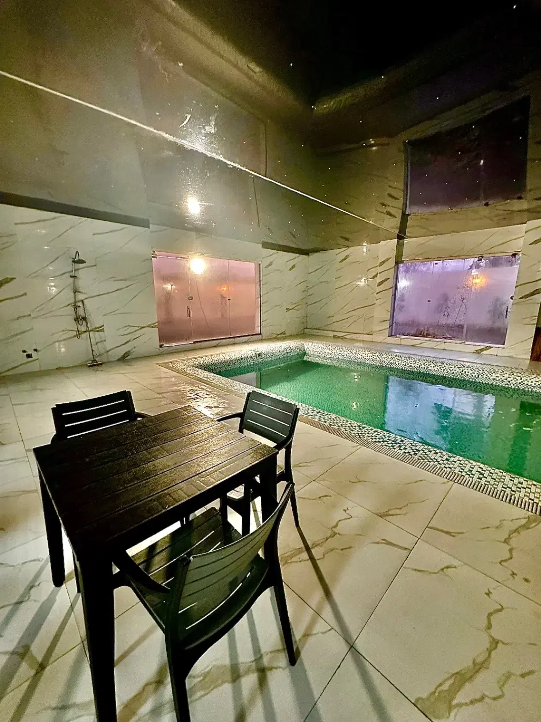 اجاره باغ ویلادوخواب استخربزرگ جکوزی داخل شهرVIP|اجارهٔ کوتاهمدت ویلا و باغ|اصفهان, اصفهانک|دیوار