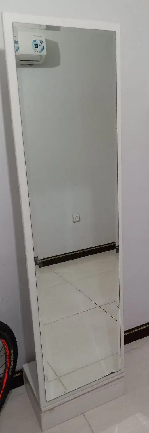 اینه قدی متحرک و چوب لباسی|آینه|بندرعباس, |دیوار