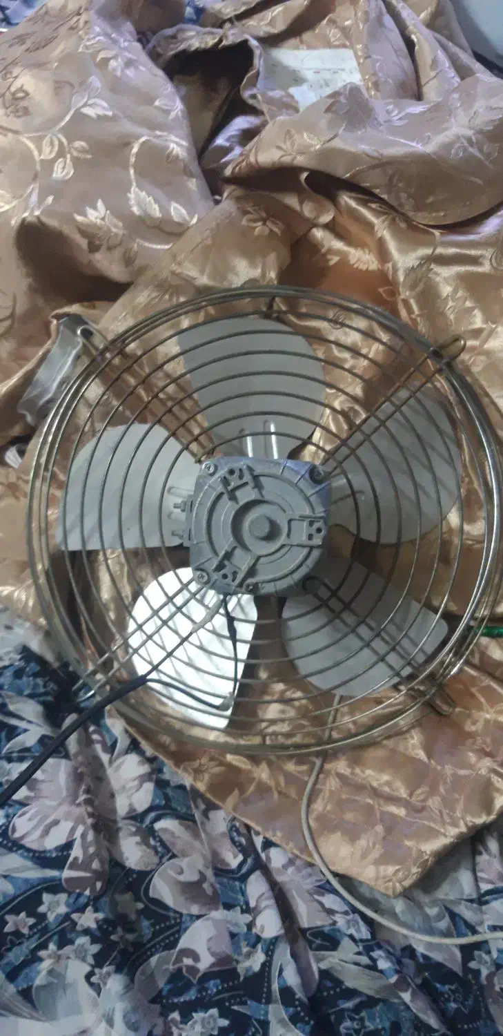 فن صنعتی اینورتر|پنکه و تصفیه‌کنندهٔ هوا|مشهد, نیروی هوایی|دیوار