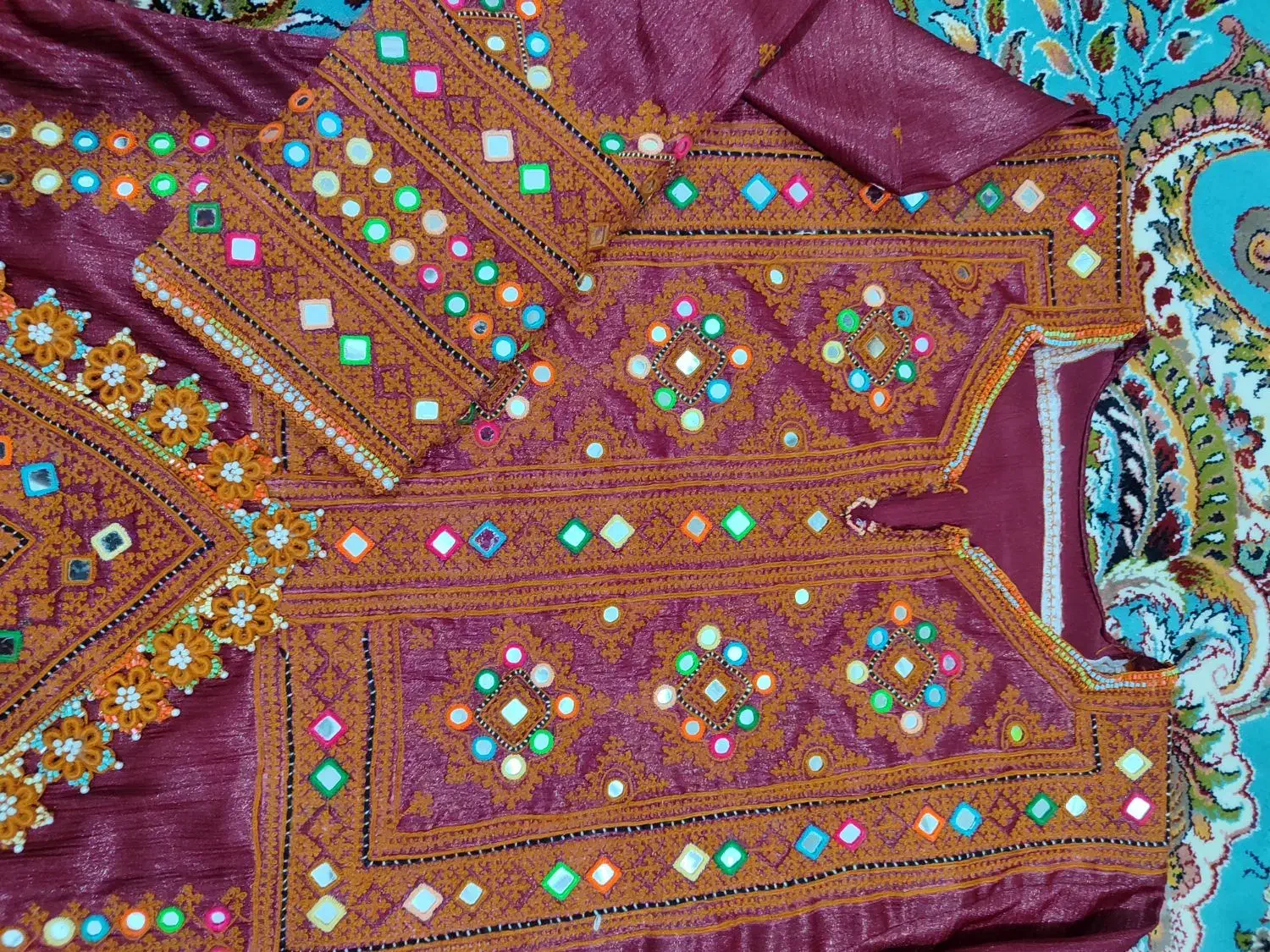 لباس بلوچی پلیوار|لباس|خاش, |دیوار