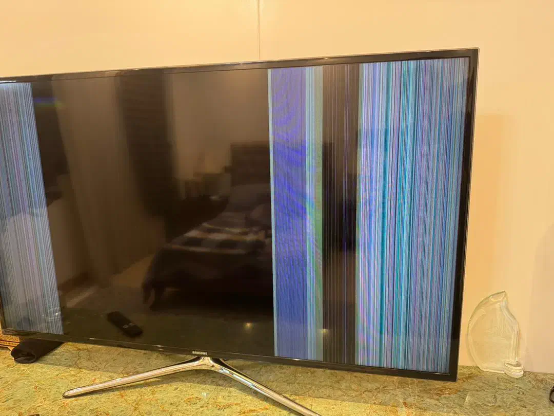 تلوزیون پنل خط دار و اب خورده تعمیر می شود|تلویزیون و پروژکتور|تهران, شهرک شریعتی|دیوار