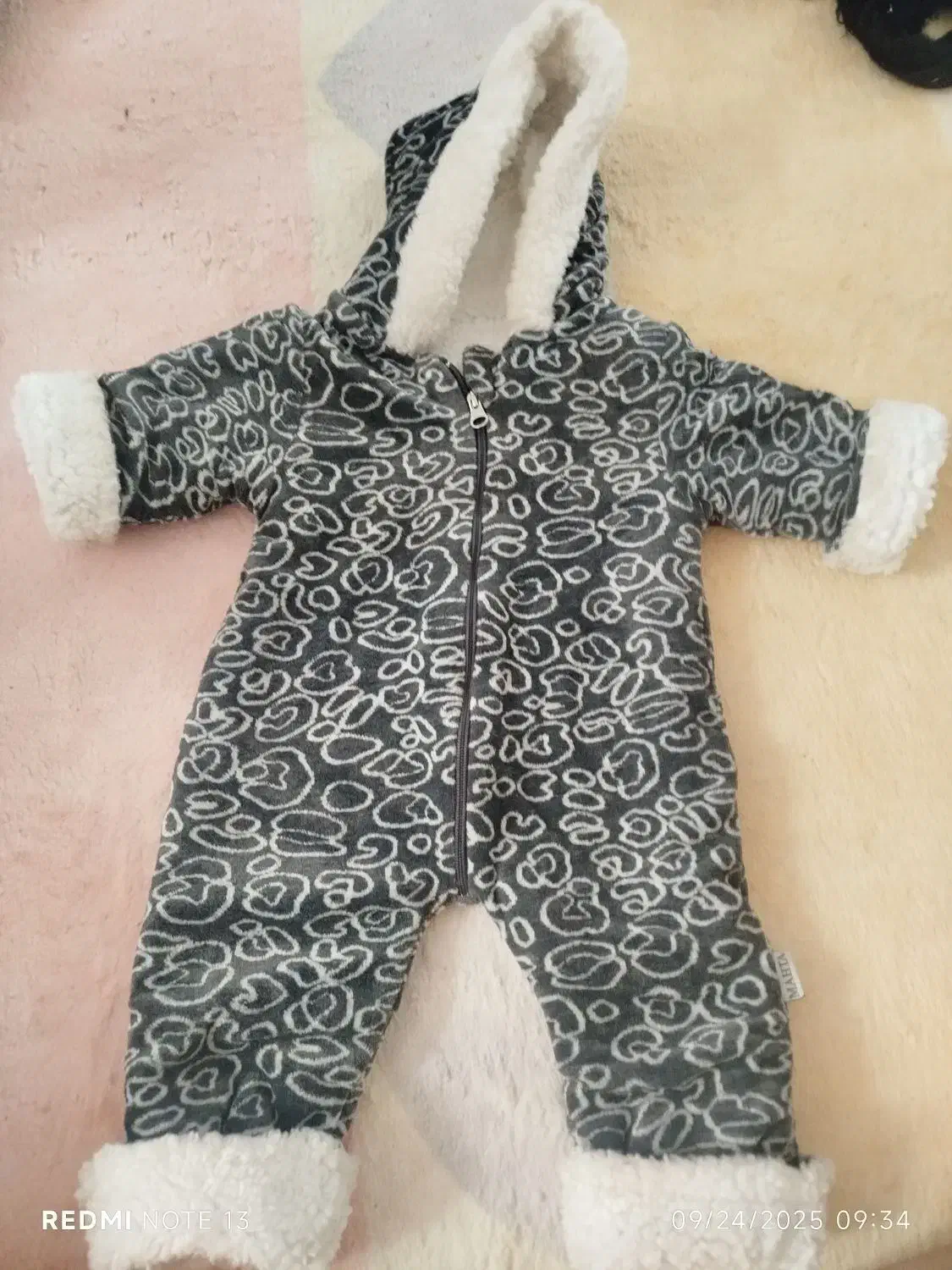 لباس زمستانی بچگانه و پاپوش|کفش و لباس بچه|شیراز, کوی فرهنگیان|دیوار