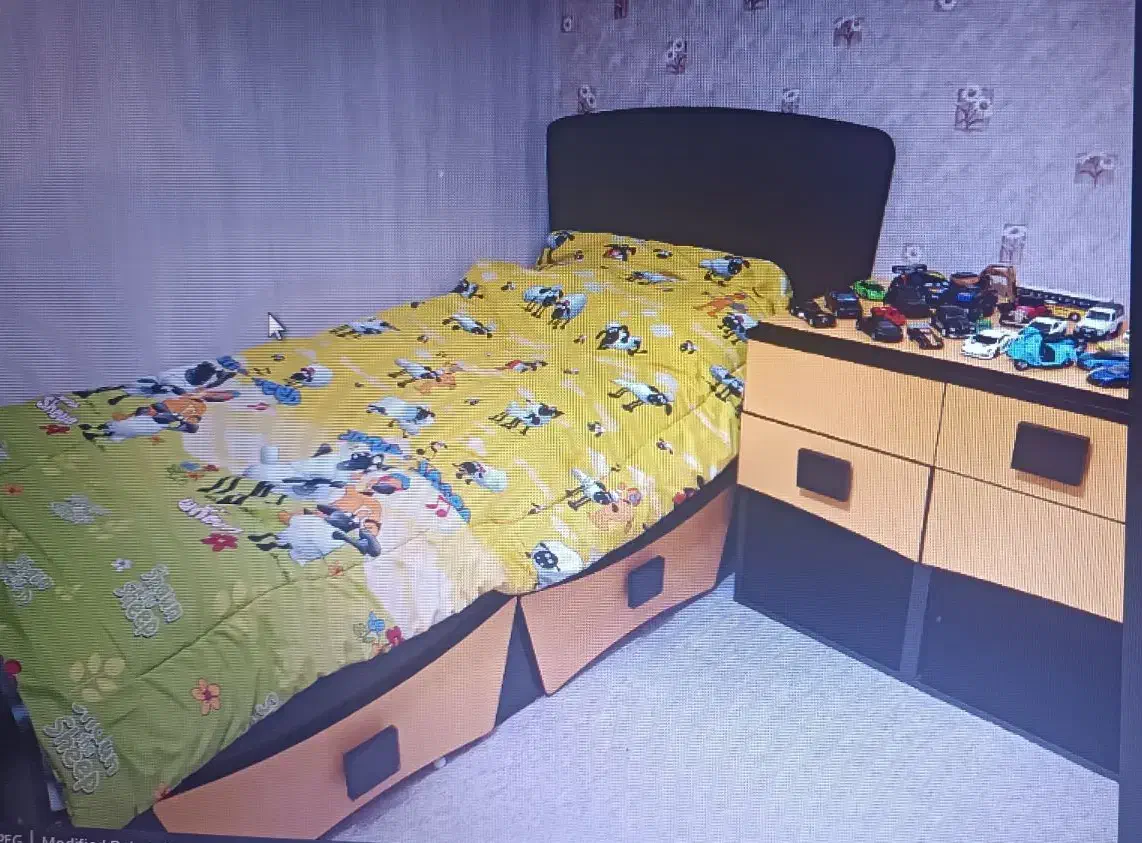 تخت|تخت و سرویس خواب|شیراز, زرهی|دیوار