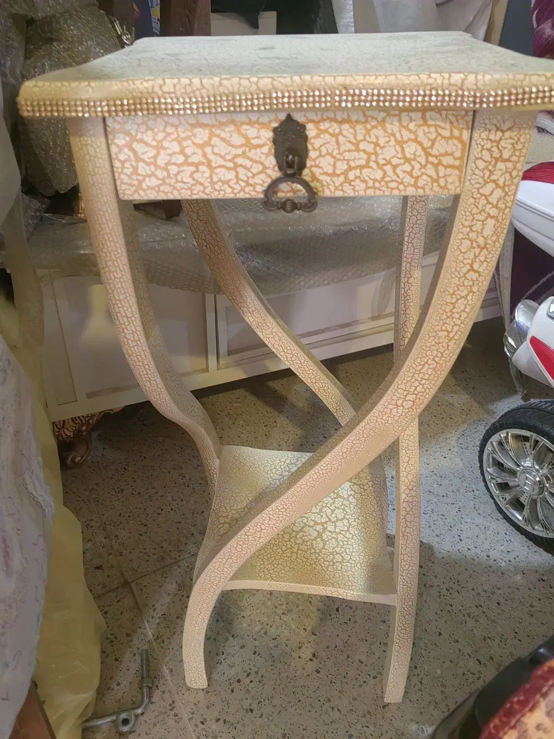 وسایل منزل|میز تلفن|یزد, |دیوار