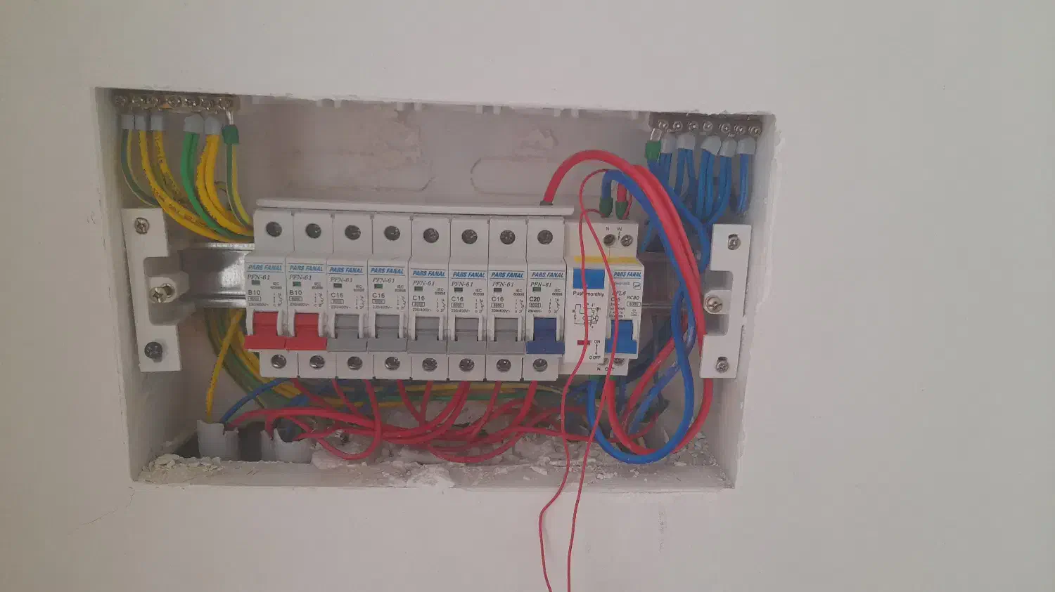 برقکاری و سیم کشی ساختمان با مناسب ترین قیمت|خدمات پیشه و مهارت|زنجان, |دیوار