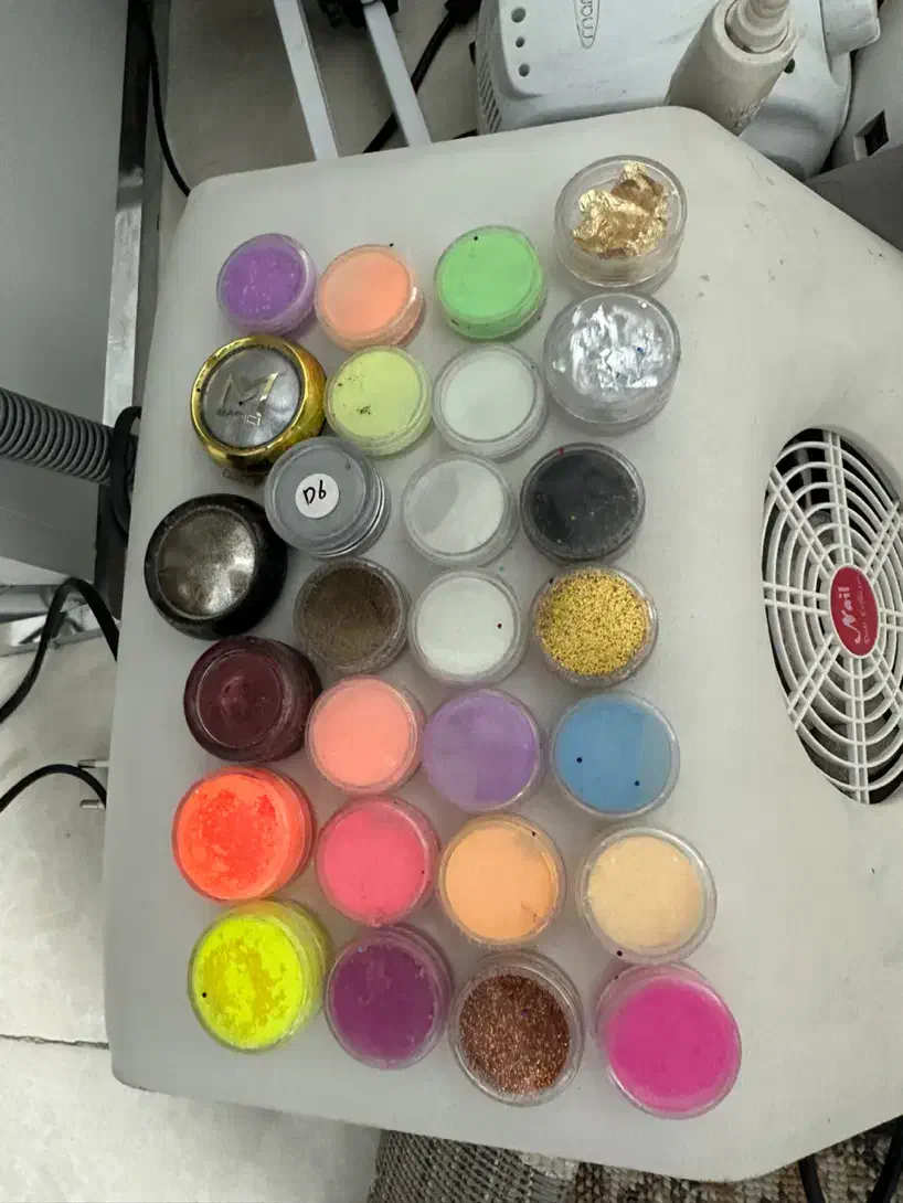 فروش فوری زیر قیمت لوازم کاشت ناخن و آموزش|آرایشگاه و سالنهای زیبایی|فردیس, طالقانی|دیوار