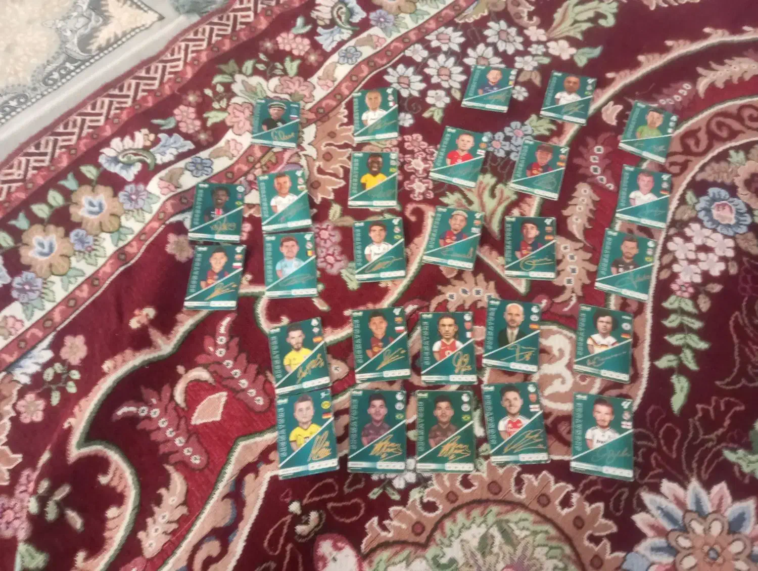 کیمدی|اسباببازی|زاغه, |دیوار