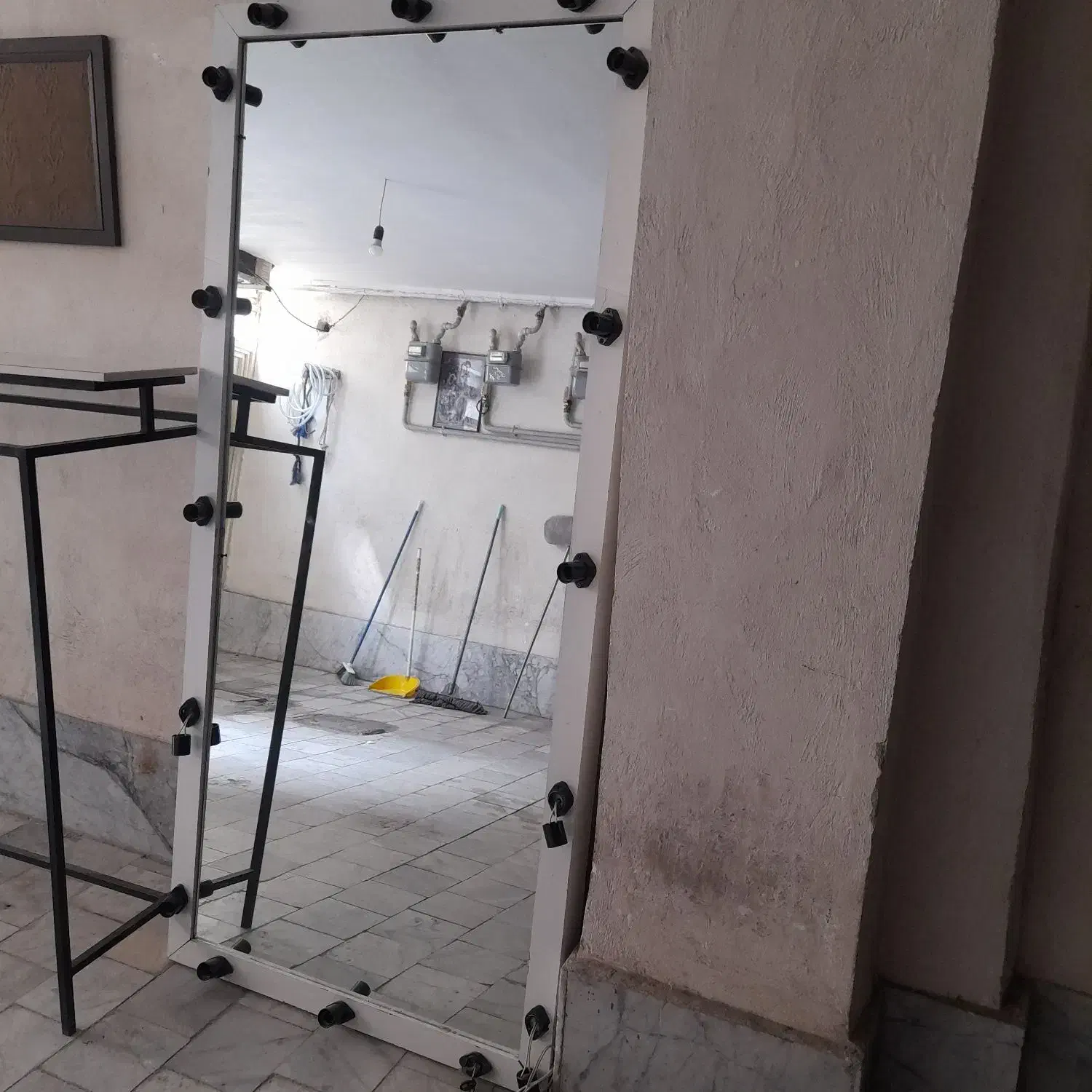 آینه قدی|آینه|مشکین‌دشت, |دیوار