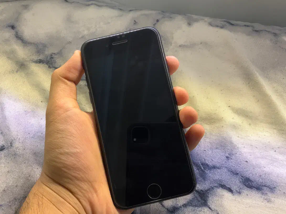 iPhone SE 2020|موبایل|مشهد, عنصری|دیوار