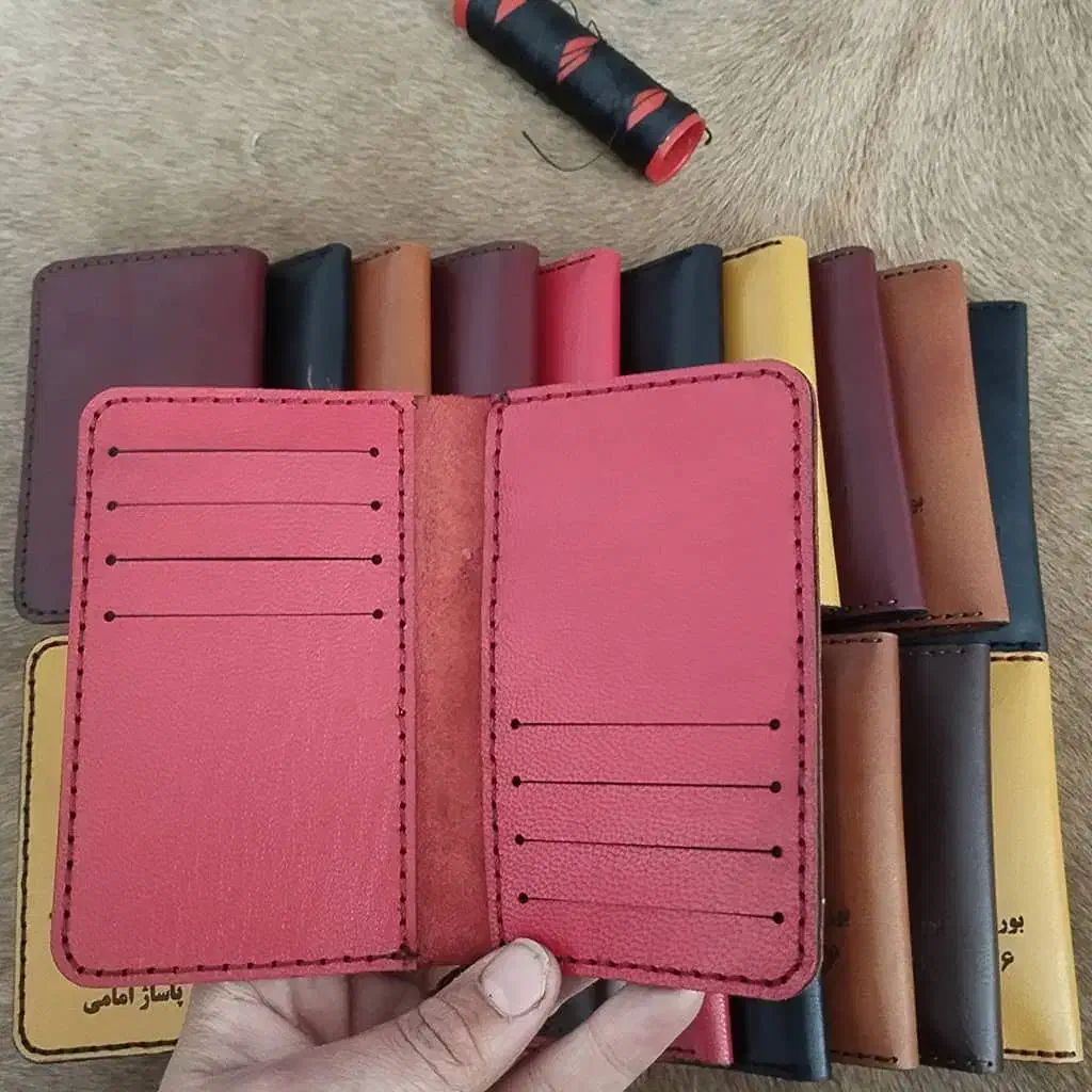 تولید مصنوعات چرم ،عمده وتک|کیف، کفش، کمربند|ساوه, |دیوار