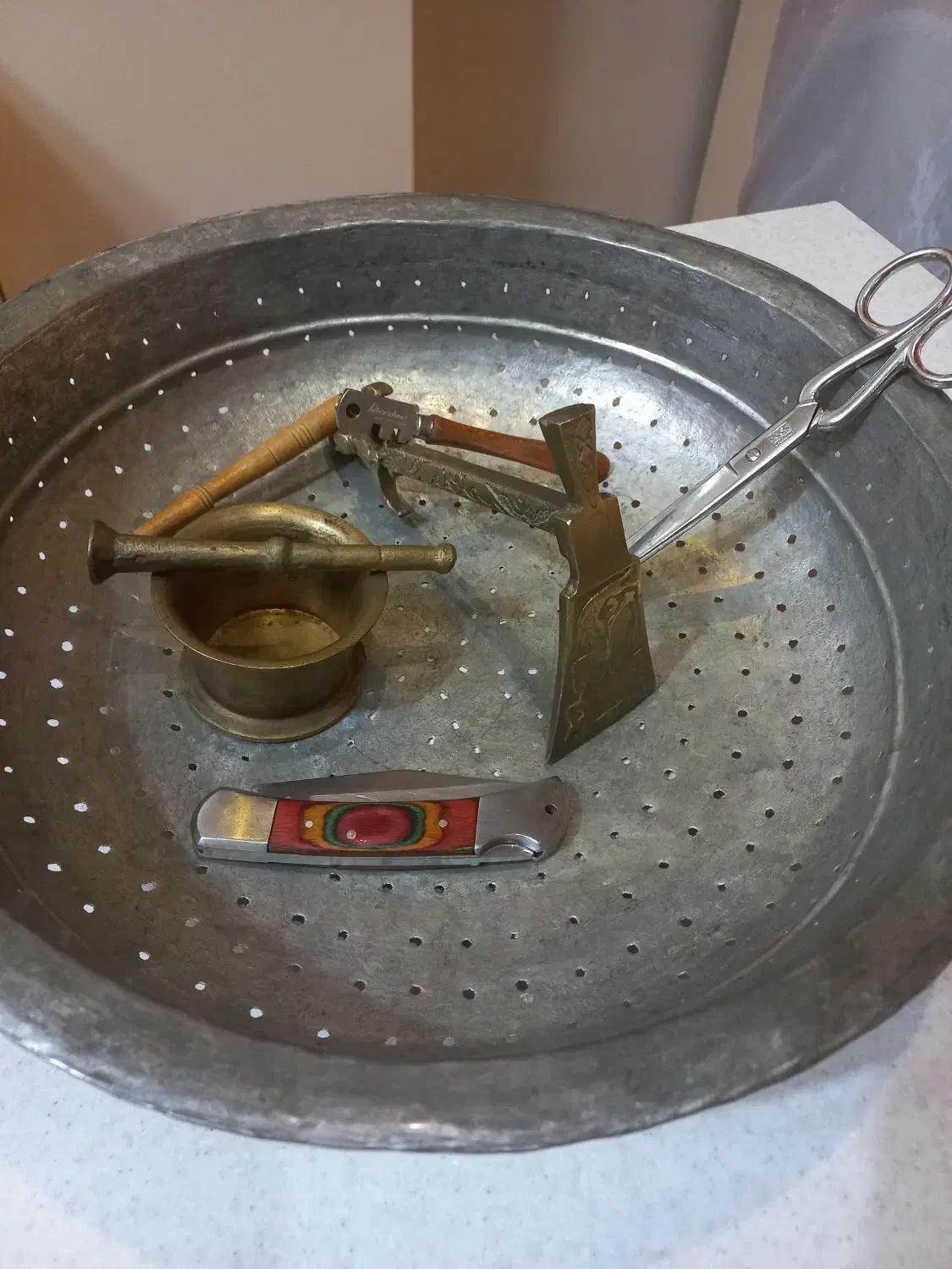 ابکش مسی هاون وتیشه برنجی و بقیه همه باهم ۵ میلیون|کلکسیون اشیاء عتیقه|اصفهان, کشاورزی|دیوار