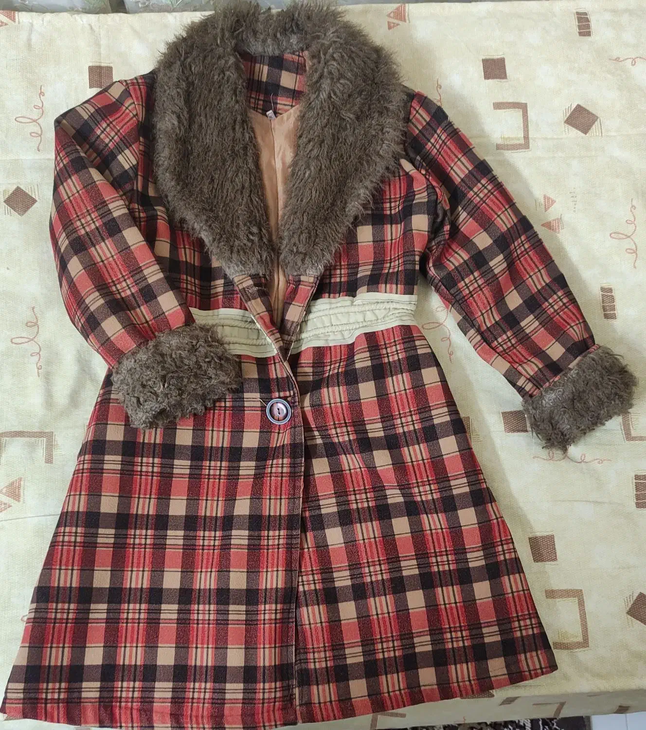 تعدادی لباس دخترانه|لباس|بیرجند, |دیوار