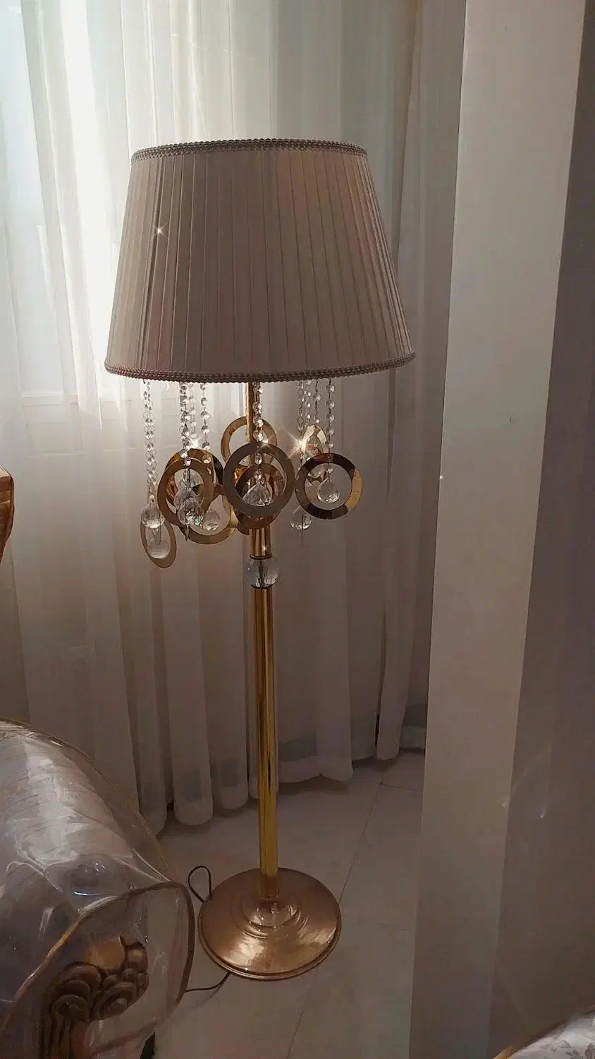 آباژور ایستاده|چراغ خواب و آباژور|تهران, خاک سفید|دیوار