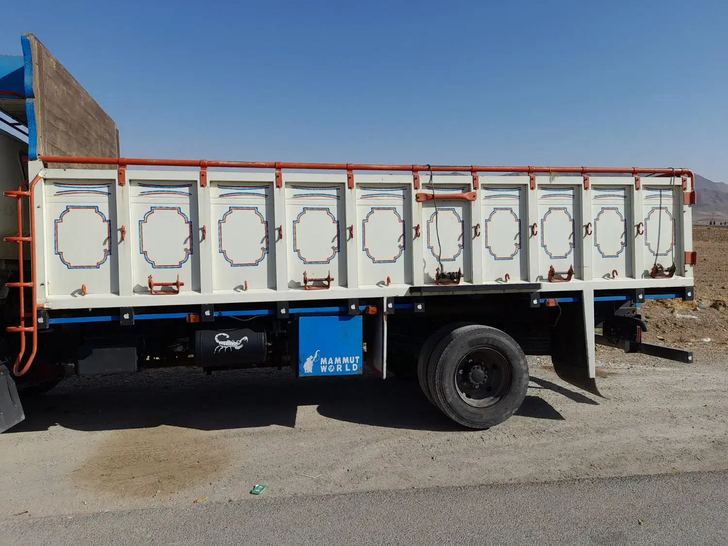 اتاق باری چوبی با روکش فلزی در حد نو|خودرو سنگین|آباده, |دیوار