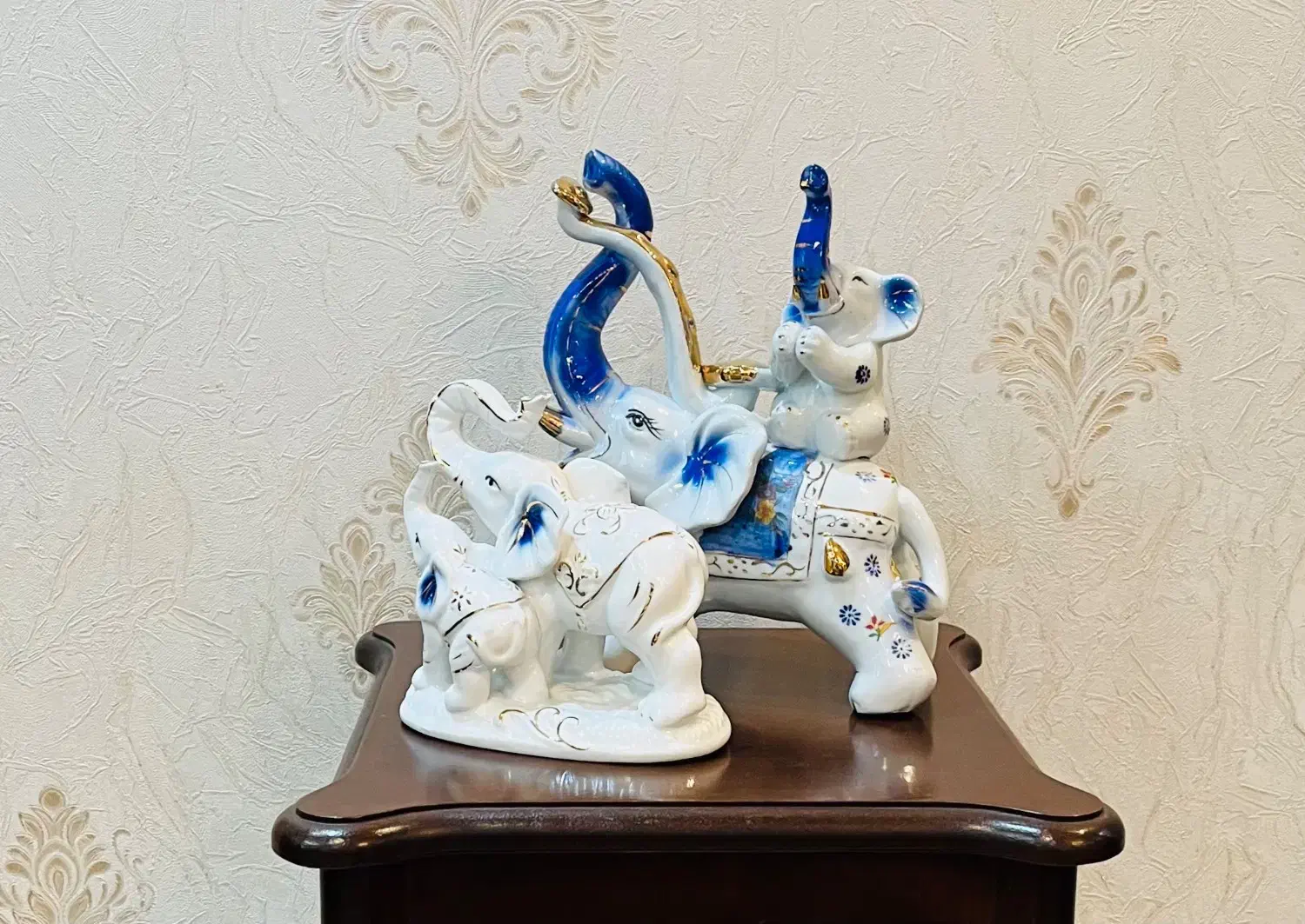 مجسمه های دکوری|کلکسیون اشیاء عتیقه|تهران, ائمه اطهار|دیوار