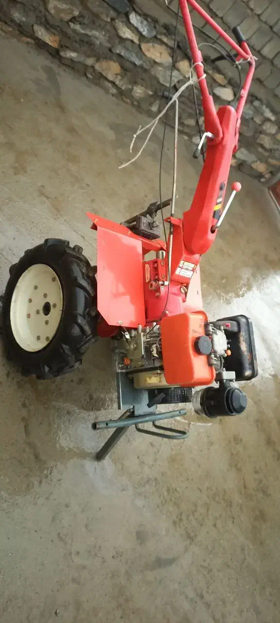 تیلر کشاورزی|ماشین‌آلات صنعتی|نمشیر, |دیوار