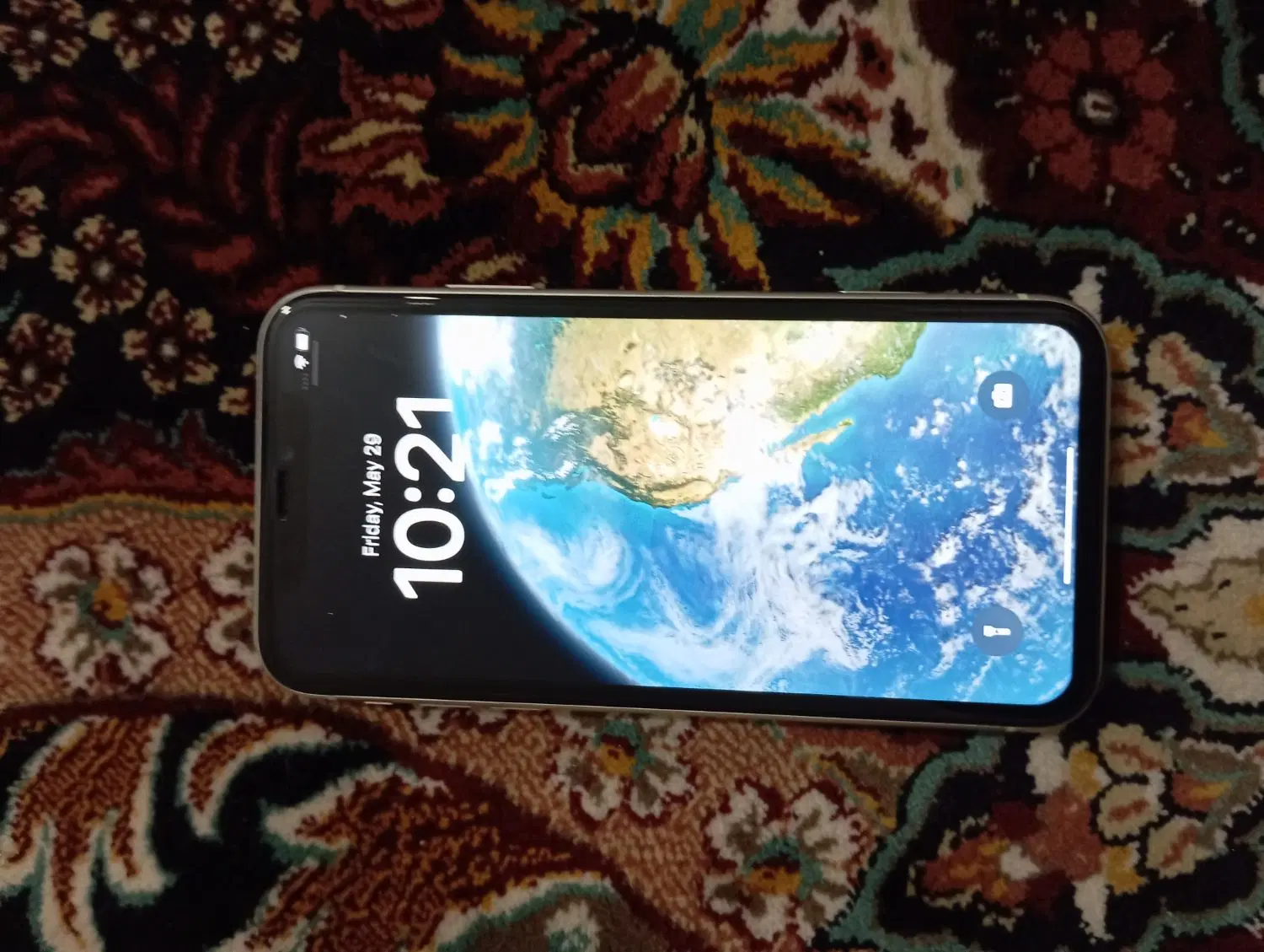 iphone 11 normal|موبایل|طبس, |دیوار
