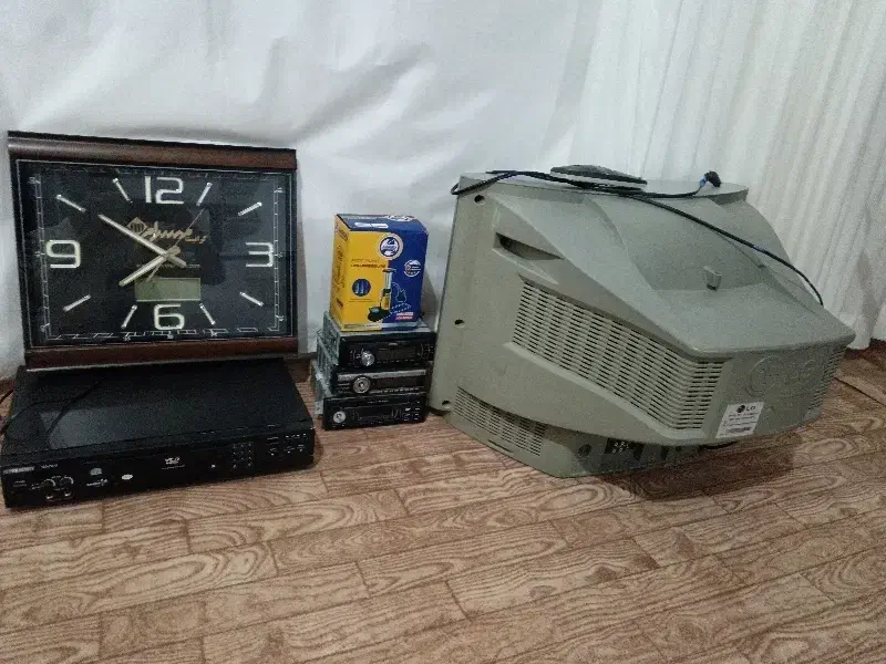 لوازم منزل|تلویزیون و پروژکتور|اهر, |دیوار