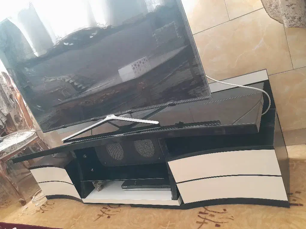 میز|میز تلویزیون|قرچک, مهدیه|دیوار