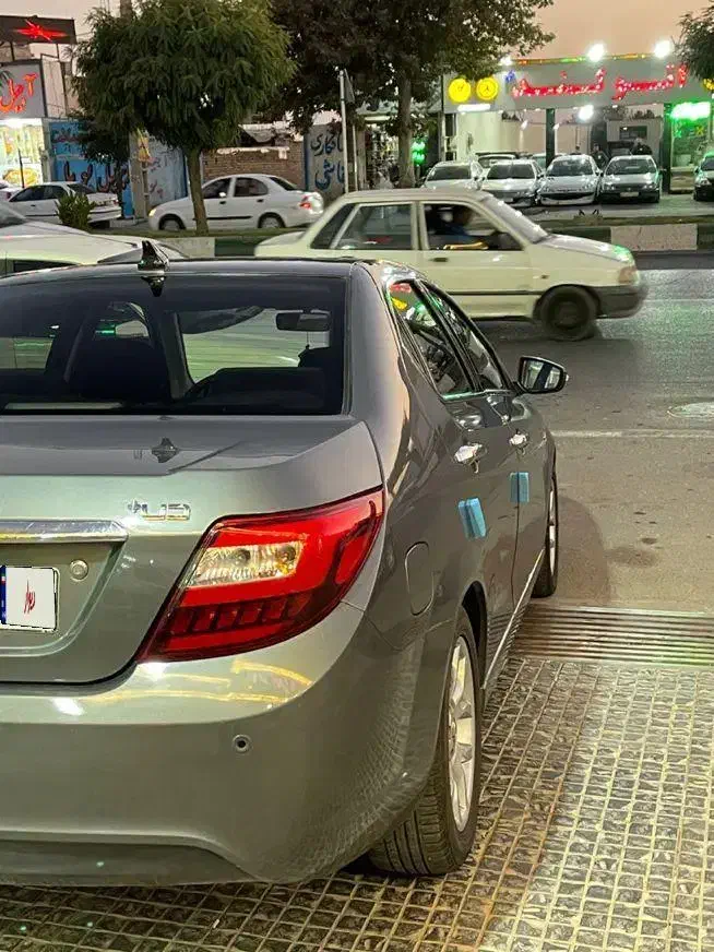 دنا پلاس اتوماتیک، مدل ۱۴۰۱|خودرو سواری و وانت|هشتگرد, شهرک ولیعصر (مصلی)|دیوار