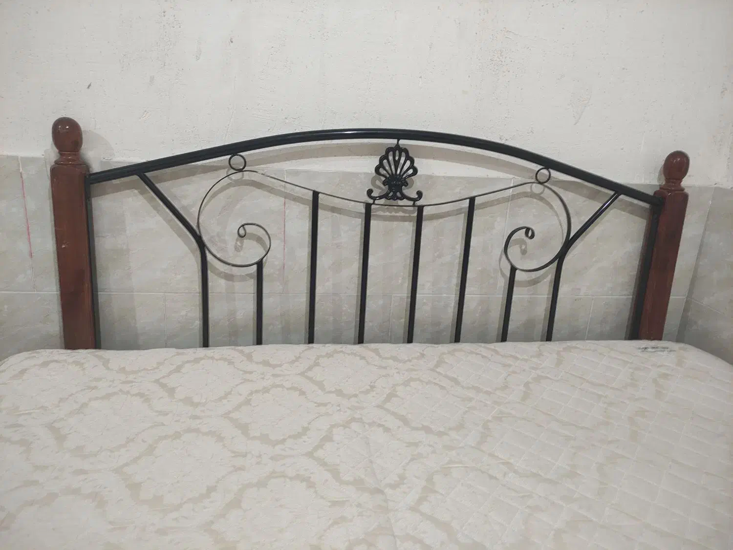 تخت خواب فلزی دونفره اماراتی|تخت و سرویس خواب|برازجان, |دیوار