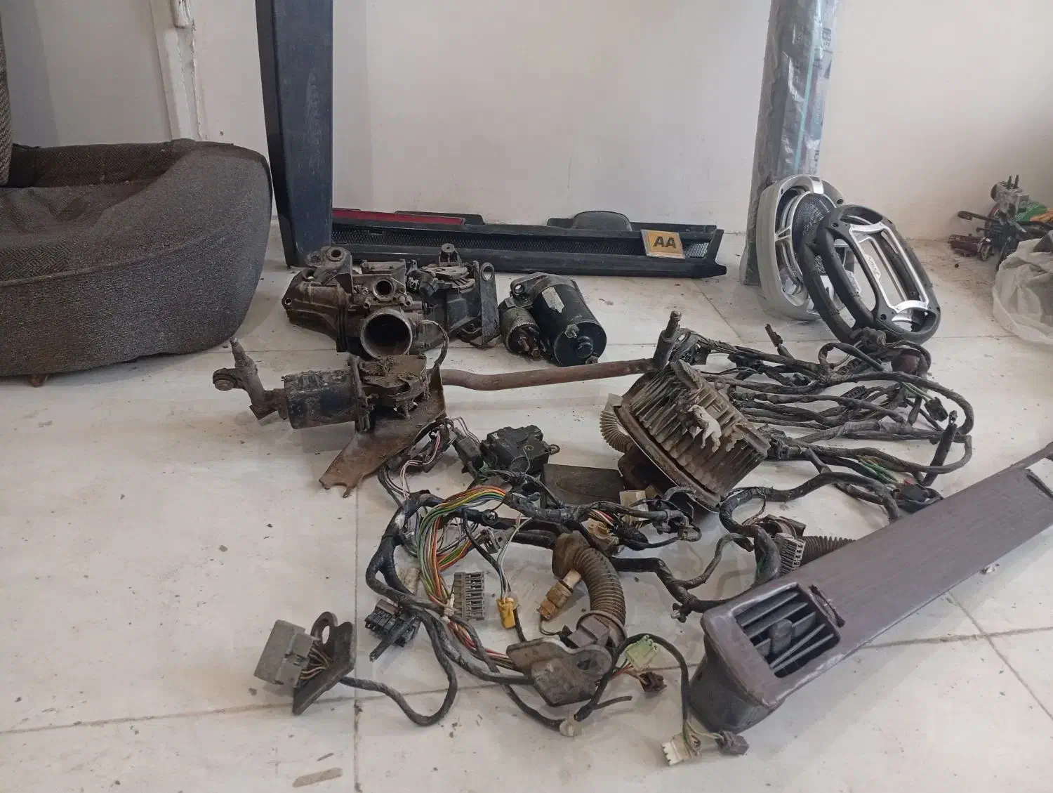 مقداری وسایل استوک|قطعات یدکی و لوازم جانبی|مشهد, بهمن|دیوار