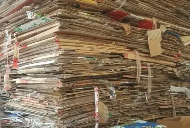 ضایعات کارتن کاغذ کتاب دفتر مقوا کرجی|عمده‌فروشی|کرج, باغستان|دیوار