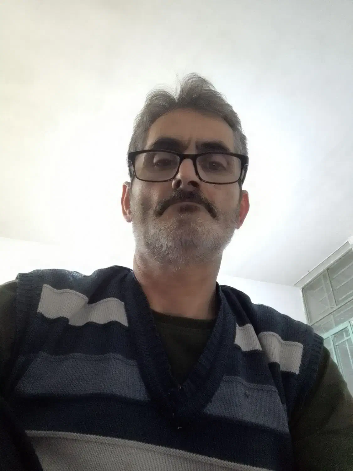 شناسنامه ، زندانی|اشیا|شهریار, شهرک بهاران (ویره)|دیوار