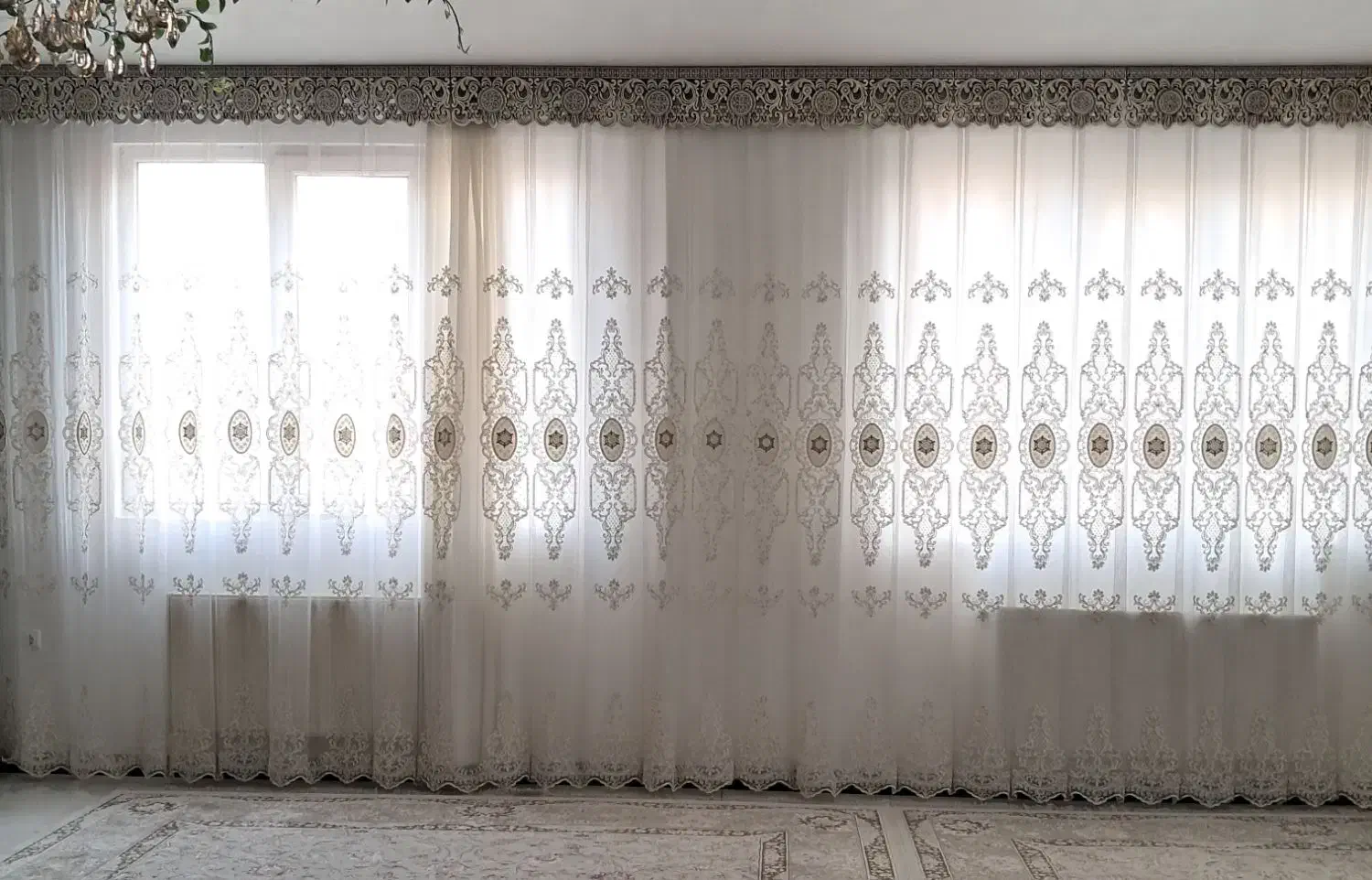 پرده حریر|پرده، رانر، رومیزی|قم, باغ شریفی|دیوار