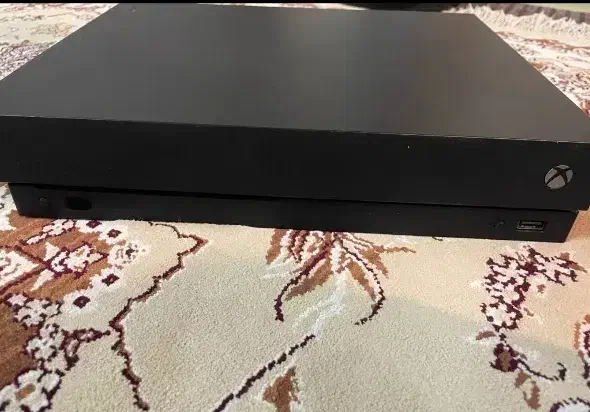xbox one x یک ترابایت‌ دو دسته در حد نو فول گیم|کنسول، بازی ویدئویی و آنلاین|اصفهان, برازنده|دیوار