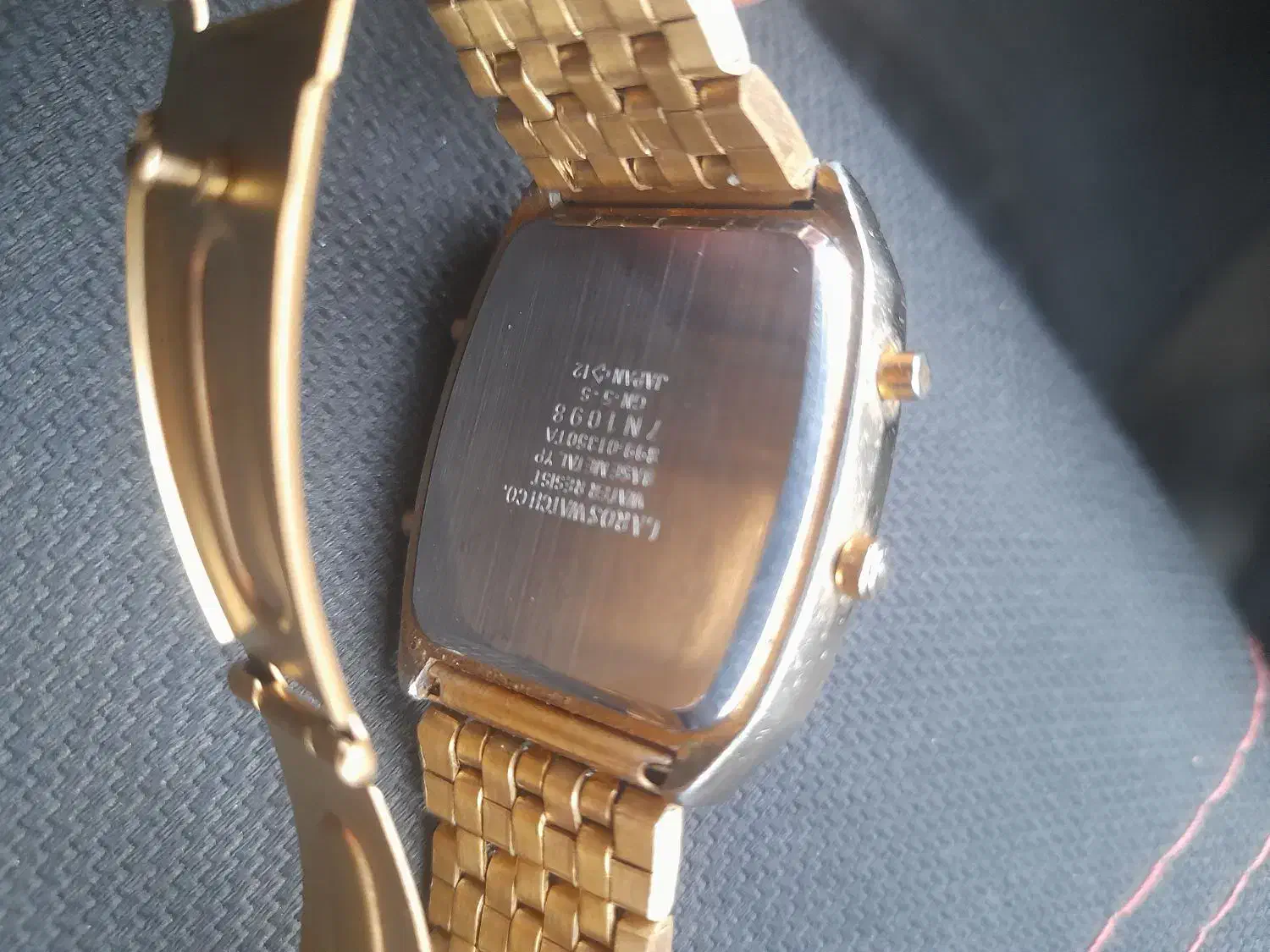 ساعت دوزمانه|ساعت|سنگر, |دیوار