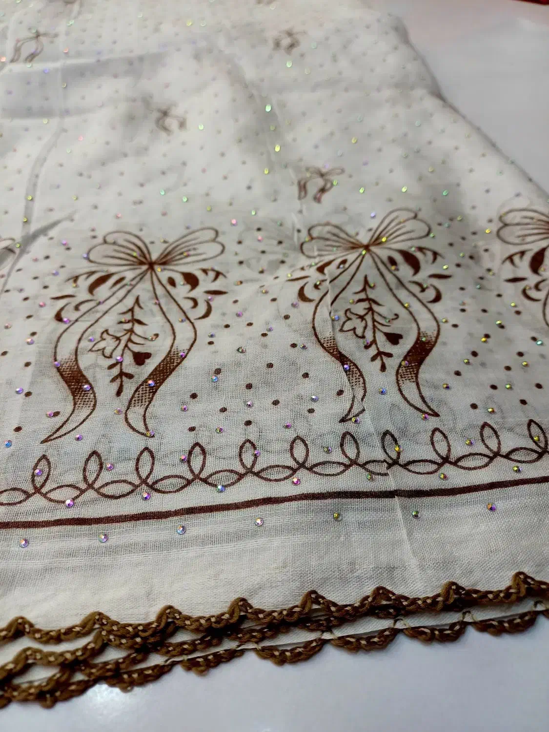 لیسی لبه قریشی|آرایشی، بهداشتی، درمانی|میناب, |دیوار