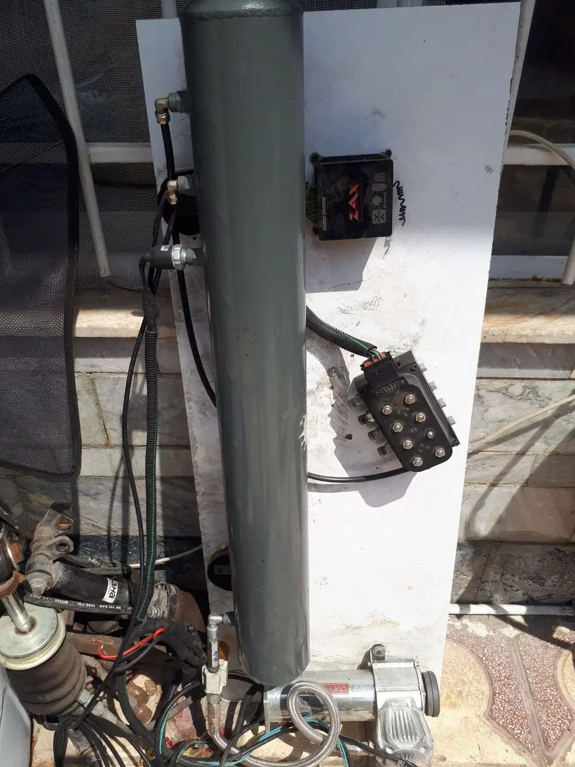 پنوماتیک پژو|قطعات یدکی و لوازم جانبی|شیراز, بالا کفت|دیوار